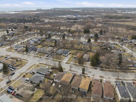 Photo 33 at 712 Grandview Drive, Donevan, Oshawa