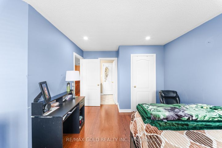 Photo 25 at 14 Crevice Gate, Wellington, Brampton