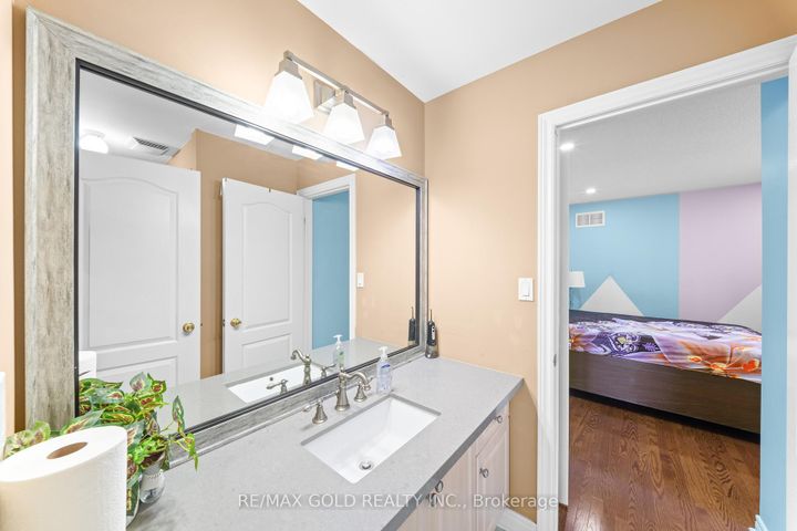 Photo 26 at 14 Crevice Gate, Wellington, Brampton