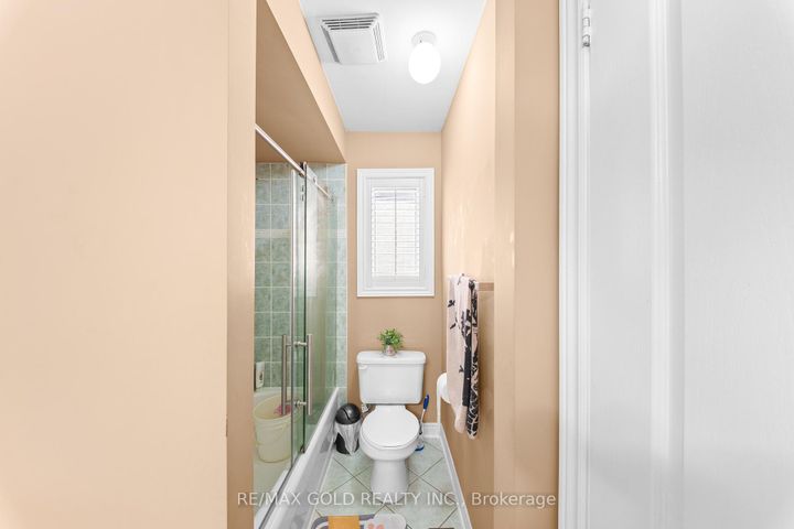 Photo 27 at 14 Crevice Gate, Wellington, Brampton