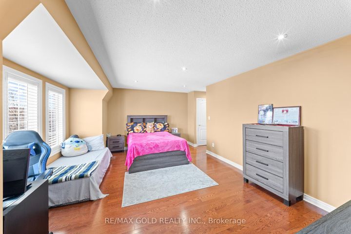 Photo 29 at 14 Crevice Gate, Wellington, Brampton