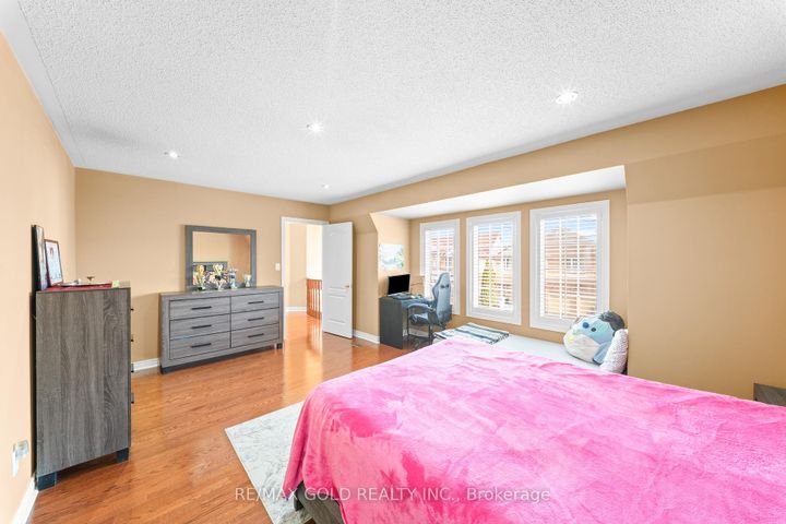 Photo 30 at 14 Crevice Gate, Wellington, Brampton