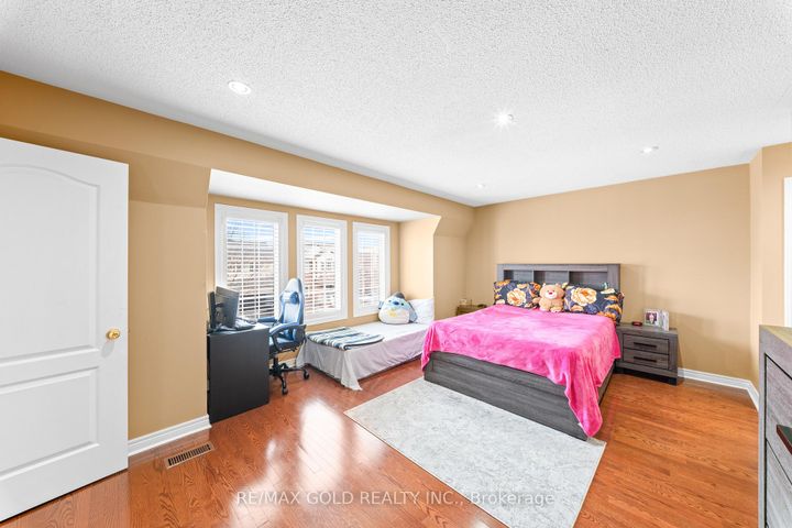 Photo 31 at 14 Crevice Gate, Wellington, Brampton