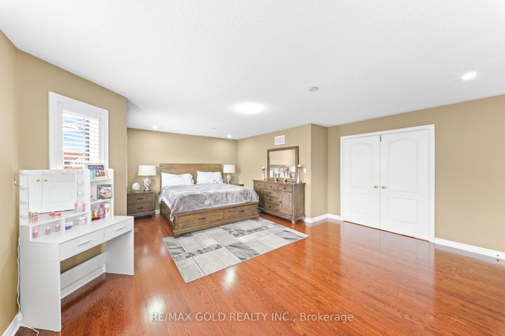 Photo 35 at 14 Crevice Gate, Wellington, Brampton