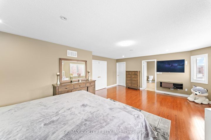 Photo 36 at 14 Crevice Gate, Wellington, Brampton