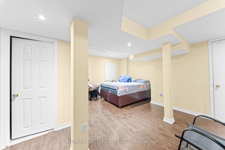 Photo 40 at 14 Crevice Gate, Wellington, Brampton