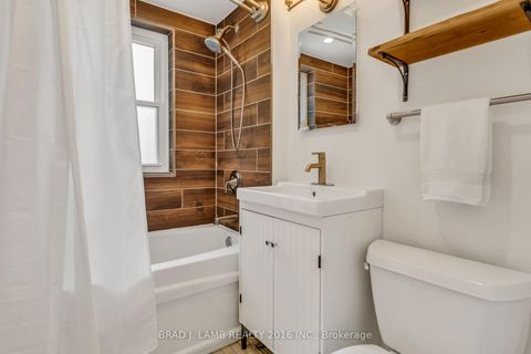 Photo 7 at 794 The Queensway, Queensway, Toronto