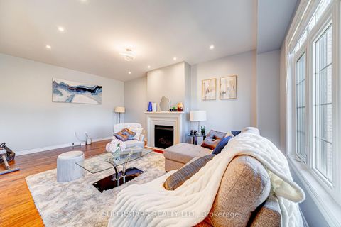 Photo 6 at 31 Roy Harper Avenue, Rural Aurora, Aurora