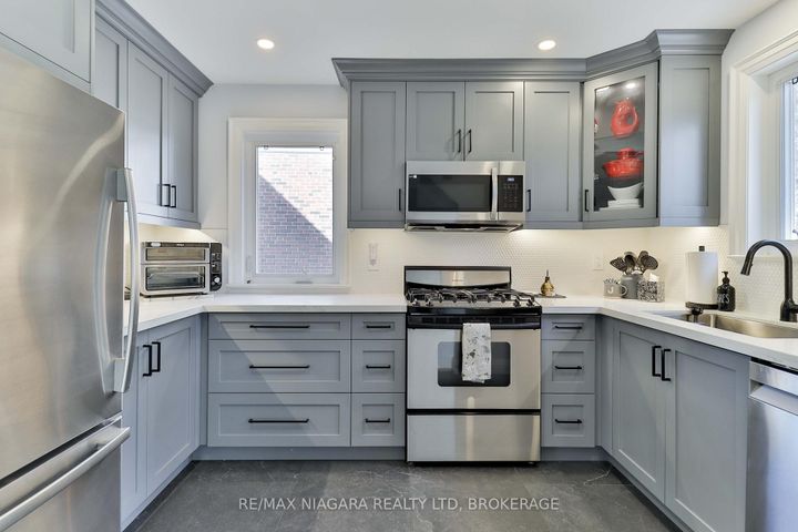 Photo 12 at 65 Craigmore Crescent, Willowdale East, Toronto