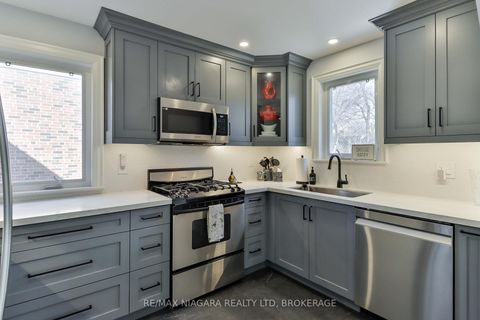 Photo 13 at 65 Craigmore Crescent, Willowdale East, Toronto