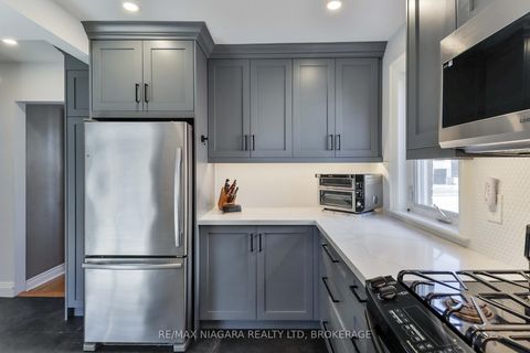 Photo 15 at 65 Craigmore Crescent, Willowdale East, Toronto