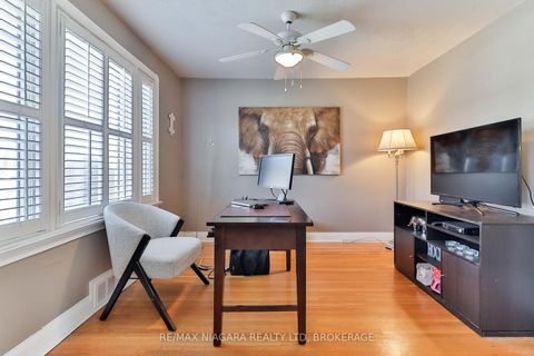 Photo 18 at 65 Craigmore Crescent, Willowdale East, Toronto