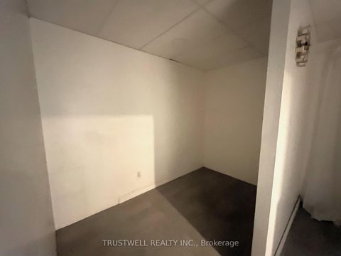 Photo 3 at 350 - 4750 Yonge Street, Westgate, Toronto