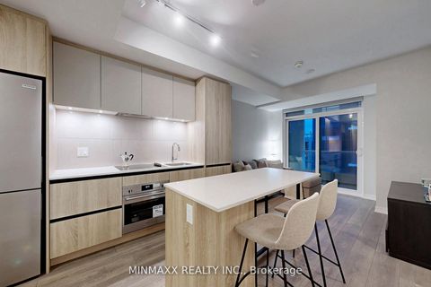 Photo 14 at D620 - 8 Beverley Glen Boulevard, Beverley Glen, Vaughan