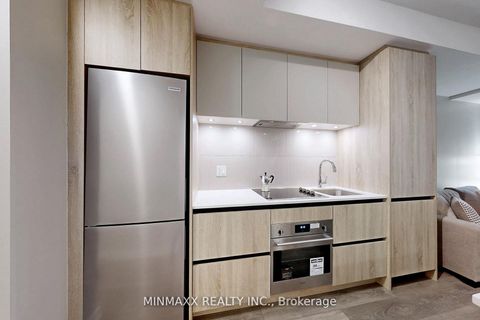 Photo 20 at D620 - 8 Beverley Glen Boulevard, Beverley Glen, Vaughan