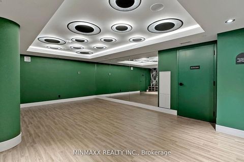 Photo 36 at D620 - 8 Beverley Glen Boulevard, Beverley Glen, Vaughan