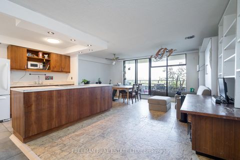 Photo 3 at 906 - 135 Marlee Avenue, Belgravia, Toronto