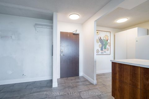 Photo 6 at 906 - 135 Marlee Avenue, Belgravia, Toronto