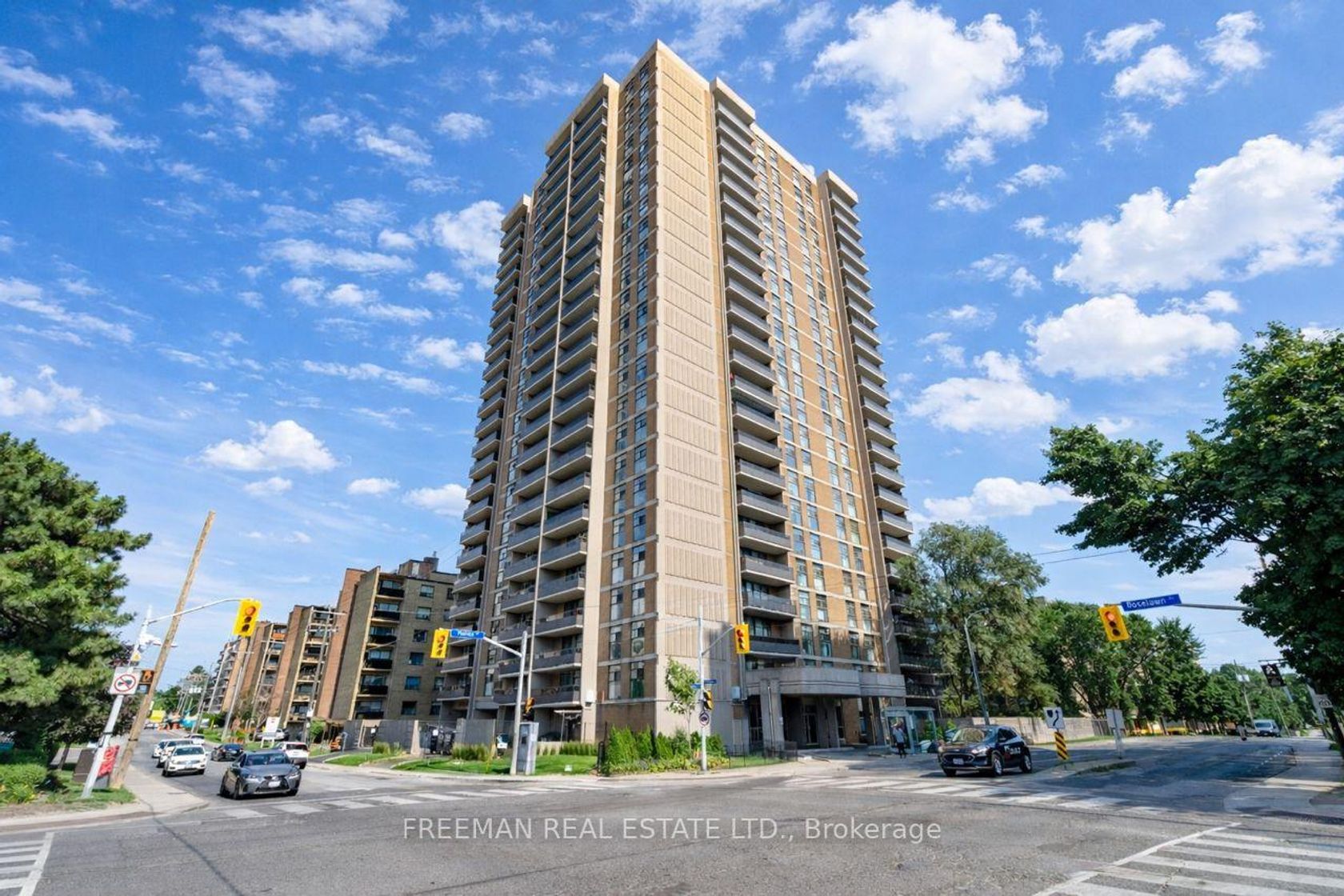 906 - 135 Marlee Avenue, Belgravia, Toronto by Loree Meneguzzi Real Estate 906 - 135 Marlee Avenue, Belgravia, Toronto