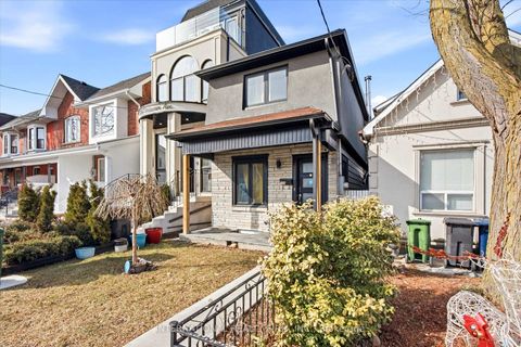 Photo 1 at 568 Delaware Avenue N, Wychwood, Toronto