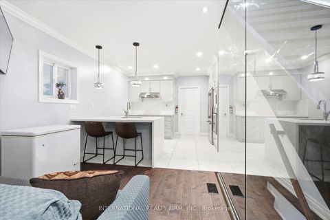 Photo 2 at 568 Delaware Avenue N, Wychwood, Toronto