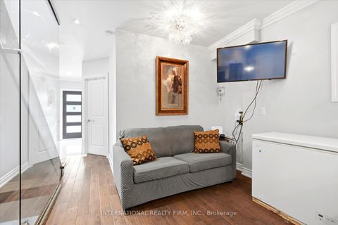 Photo 3 at 568 Delaware Avenue N, Wychwood, Toronto