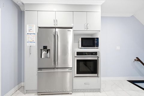 Photo 7 at 568 Delaware Avenue N, Wychwood, Toronto