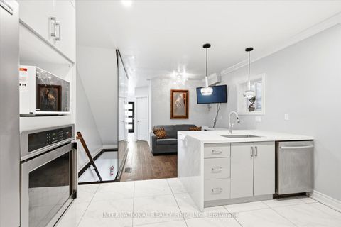 Photo 8 at 568 Delaware Avenue N, Wychwood, Toronto