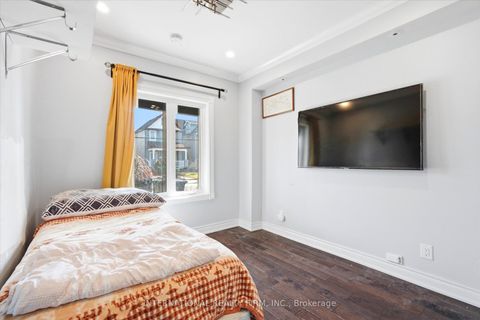 Photo 9 at 568 Delaware Avenue N, Wychwood, Toronto