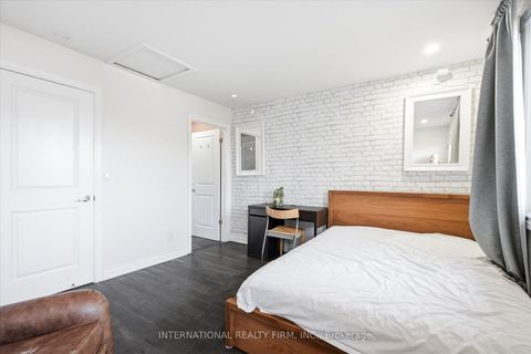 Photo 14 at 568 Delaware Avenue N, Wychwood, Toronto