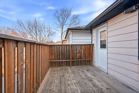 Photo 17 at 568 Delaware Avenue N, Wychwood, Toronto