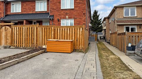 Photo 7 at 559 Walpole Crescent, Wyndham, Newmarket