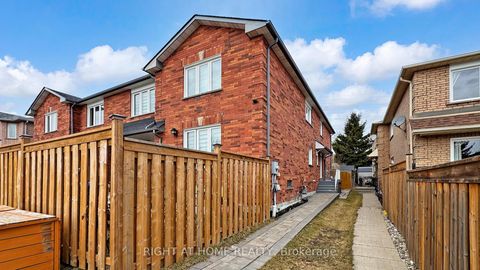 Photo 8 at 559 Walpole Crescent, Wyndham, Newmarket