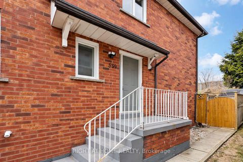 Photo 10 at 559 Walpole Crescent, Wyndham, Newmarket