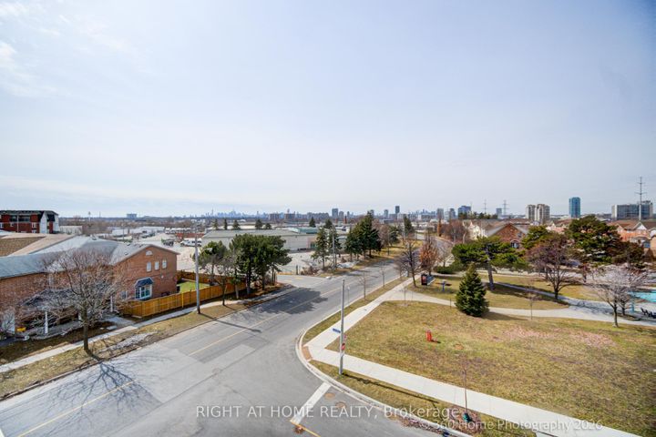 Photo 32 at 1 Case Ootes Drive, Victoria Village, Toronto