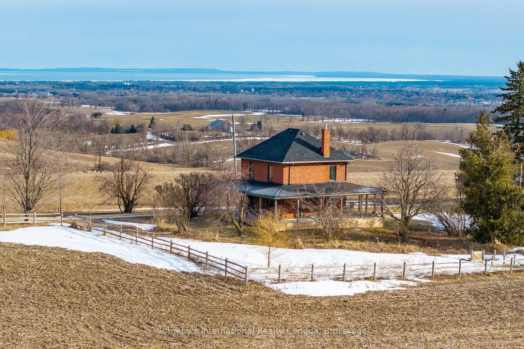 1943 Fairgrounds Road S, Rural Clearview, Clearview photo number 2