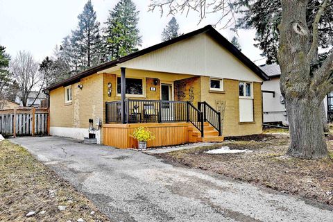 Photo 1 at 87 Richardson Drive, Aurora Highlands, Aurora