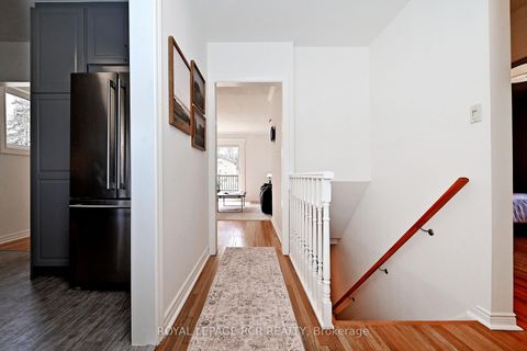 Photo 6 at 87 Richardson Drive, Aurora Highlands, Aurora