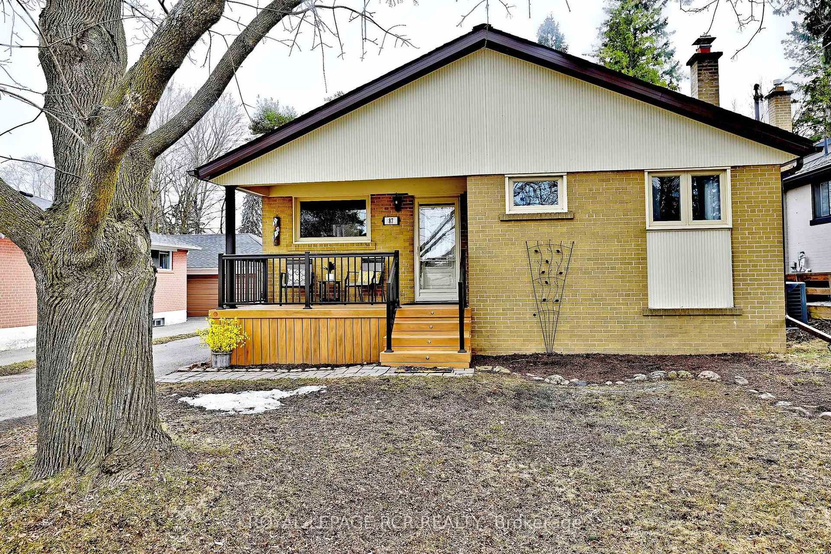 87 Richardson Drive, Aurora Highlands, Aurora photo number 2