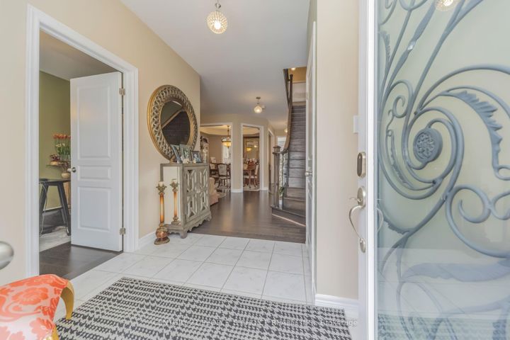 Photo 3 at 28 Truro Circle, Northwest Brampton, Brampton