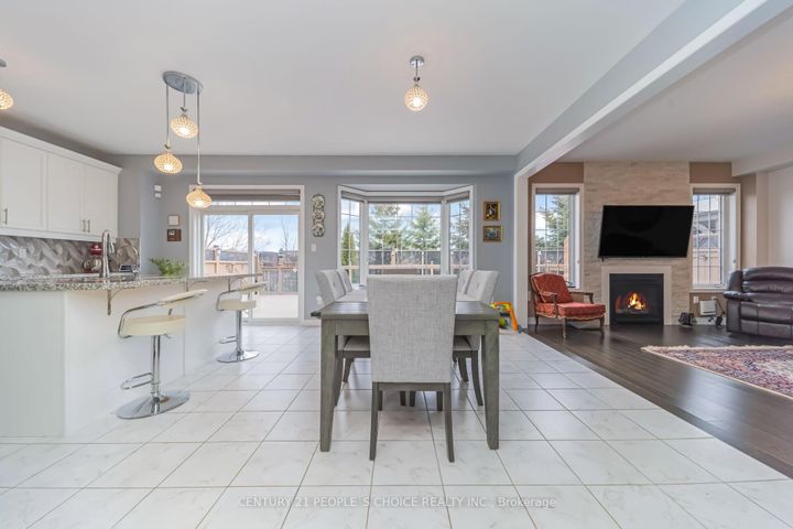 Photo 8 at 28 Truro Circle, Northwest Brampton, Brampton