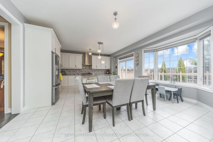 Photo 13 at 28 Truro Circle, Northwest Brampton, Brampton