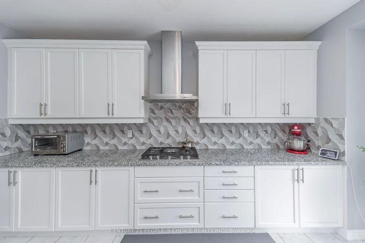 Photo 15 at 28 Truro Circle, Northwest Brampton, Brampton