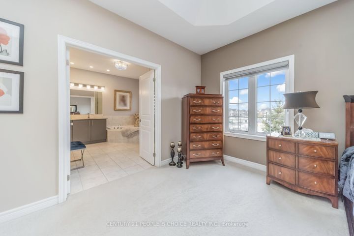 Photo 22 at 28 Truro Circle, Northwest Brampton, Brampton