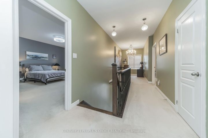 Photo 26 at 28 Truro Circle, Northwest Brampton, Brampton