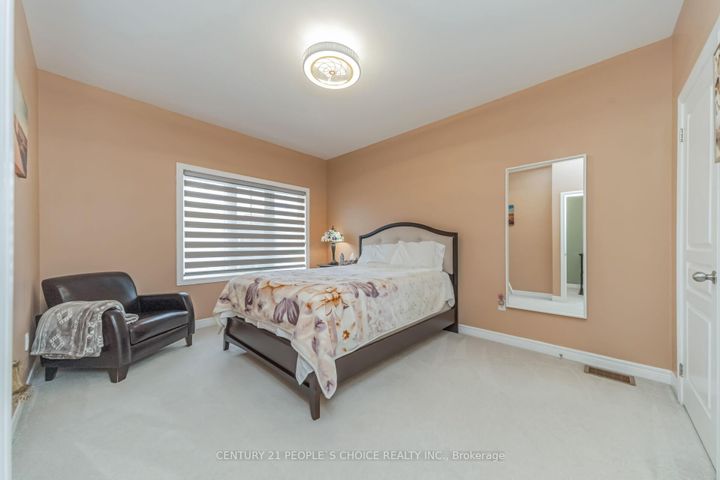 Photo 33 at 28 Truro Circle, Northwest Brampton, Brampton