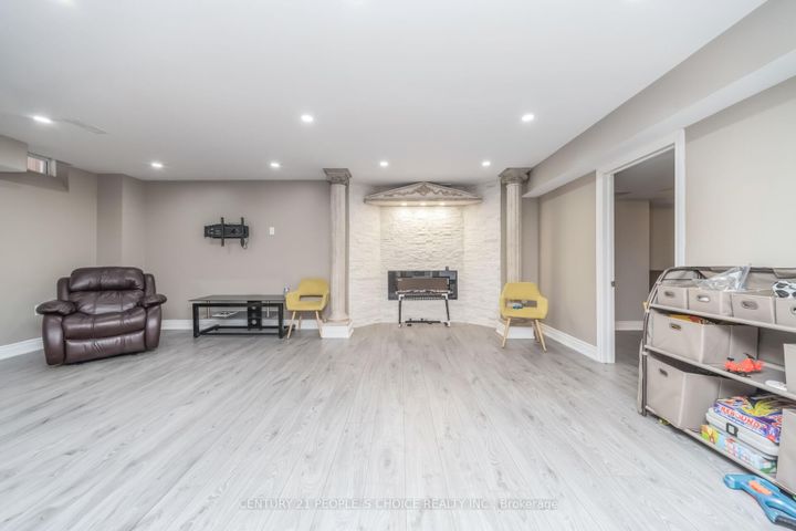 Photo 39 at 28 Truro Circle, Northwest Brampton, Brampton