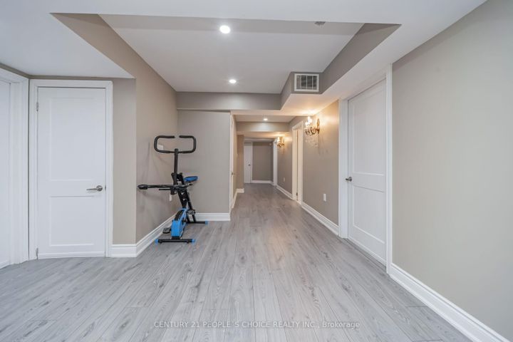 Photo 43 at 28 Truro Circle, Northwest Brampton, Brampton