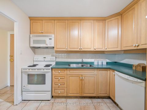 Photo 7 at 213E - 30 Fashion Roseway, Willowdale East, Toronto