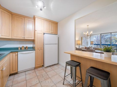 Photo 8 at 213E - 30 Fashion Roseway, Willowdale East, Toronto